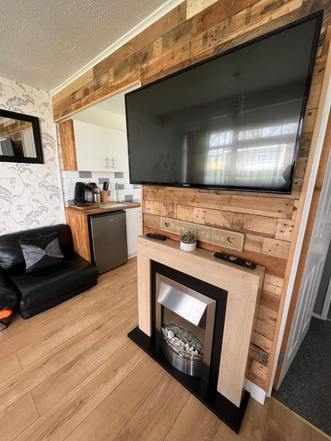 Signature, Scratby - Two Bed Chalet, Sleeps 7, Free Wi-Fi, Bed Linen And Towels Included, Pets Welcome And Onsite Entertainment Available 외부 사진