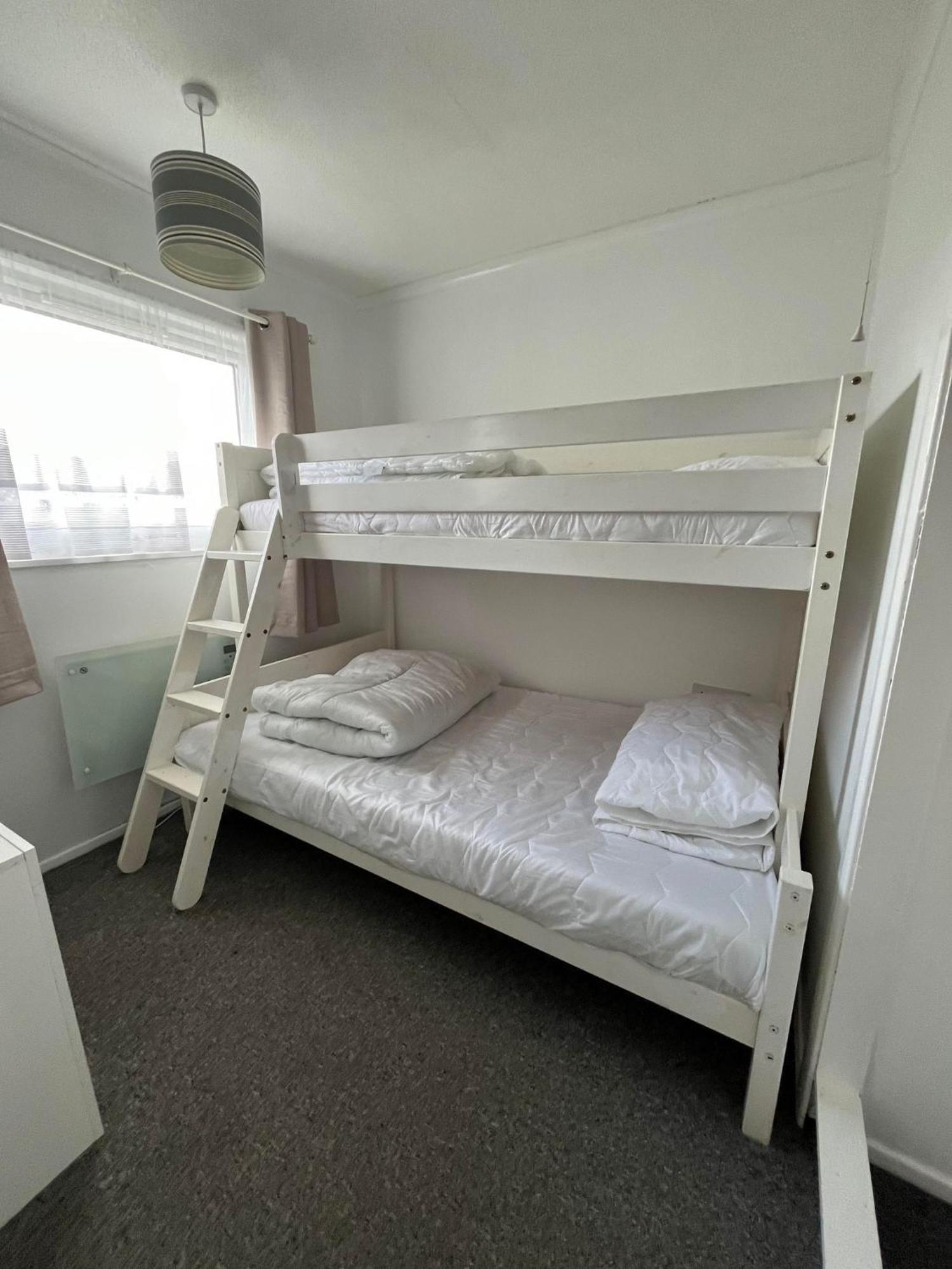 Signature, Scratby - Two Bed Chalet, Sleeps 7, Free Wi-Fi, Bed Linen And Towels Included, Pets Welcome And Onsite Entertainment Available 외부 사진