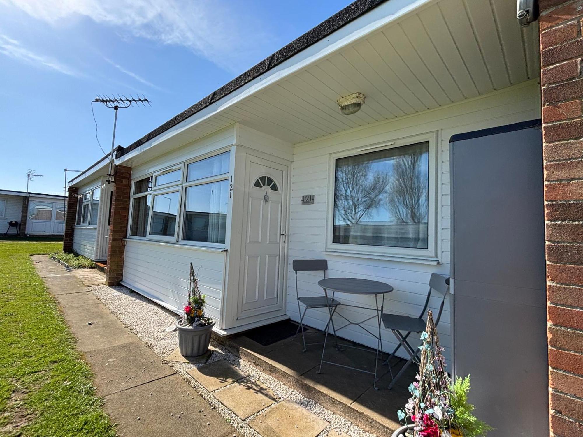 Signature, Scratby - Two Bed Chalet, Sleeps 7, Free Wi-Fi, Bed Linen And Towels Included, Pets Welcome And Onsite Entertainment Available 외부 사진