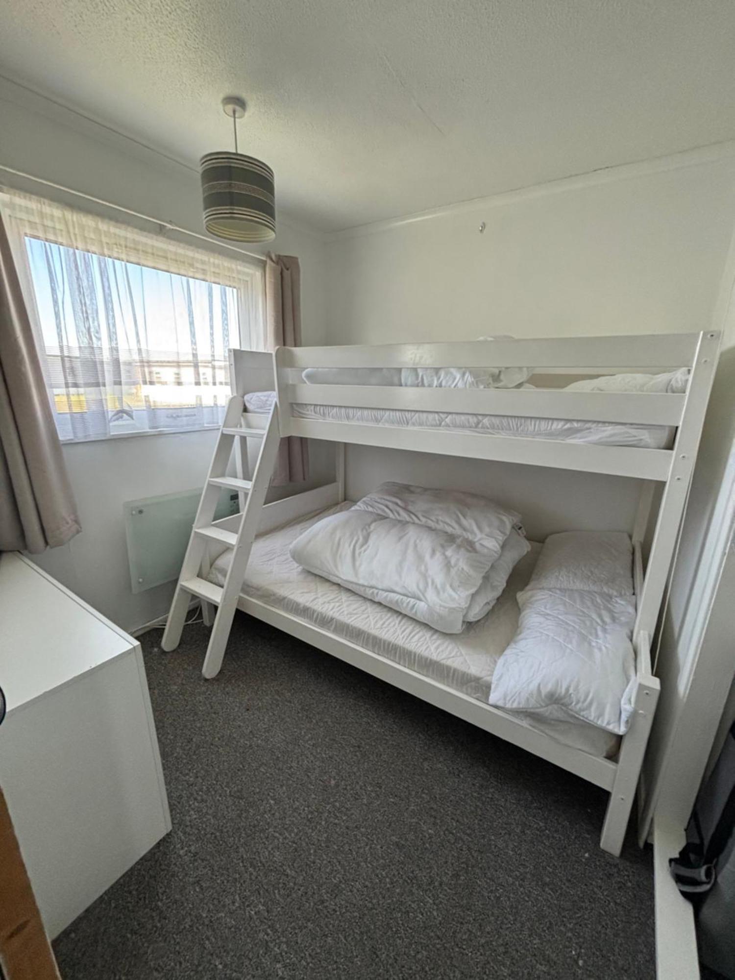 Signature, Scratby - Two Bed Chalet, Sleeps 7, Free Wi-Fi, Bed Linen And Towels Included, Pets Welcome And Onsite Entertainment Available 외부 사진